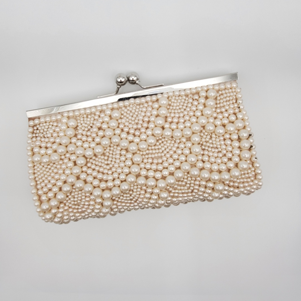 Elegant Beaded Faux Pearl Evening Clutch With Detactable Silver Chain Strap - Picture 1 of 8